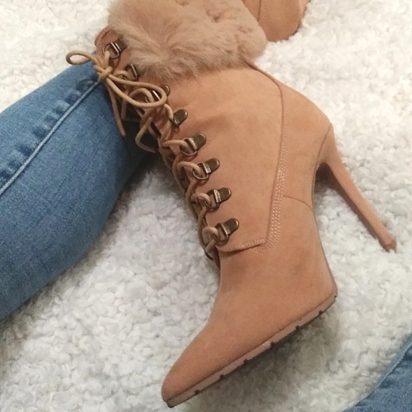 Tennie Bootie Point-Toe Size: 8 - Picture 7 of 17